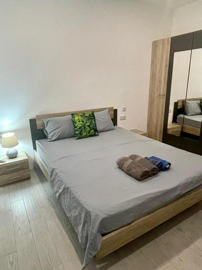 City Center Properties - Modern Room With Ac & Ensuit Bathroom - Room 1 セント・ポールズ・ベイ エクステリア 写真