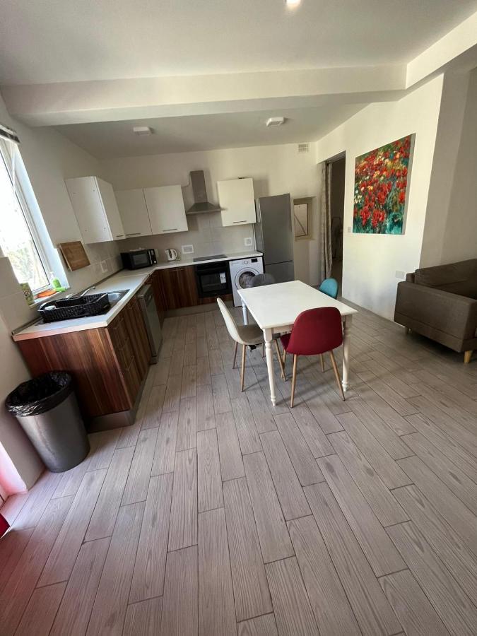 City Center Properties - Modern Room With Ac & Ensuit Bathroom - Room 1 セント・ポールズ・ベイ エクステリア 写真